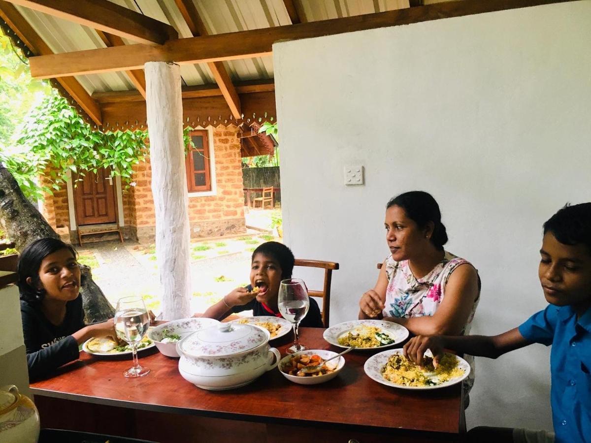 Sky View Cabin Unawatuna Ngoại thất bức ảnh